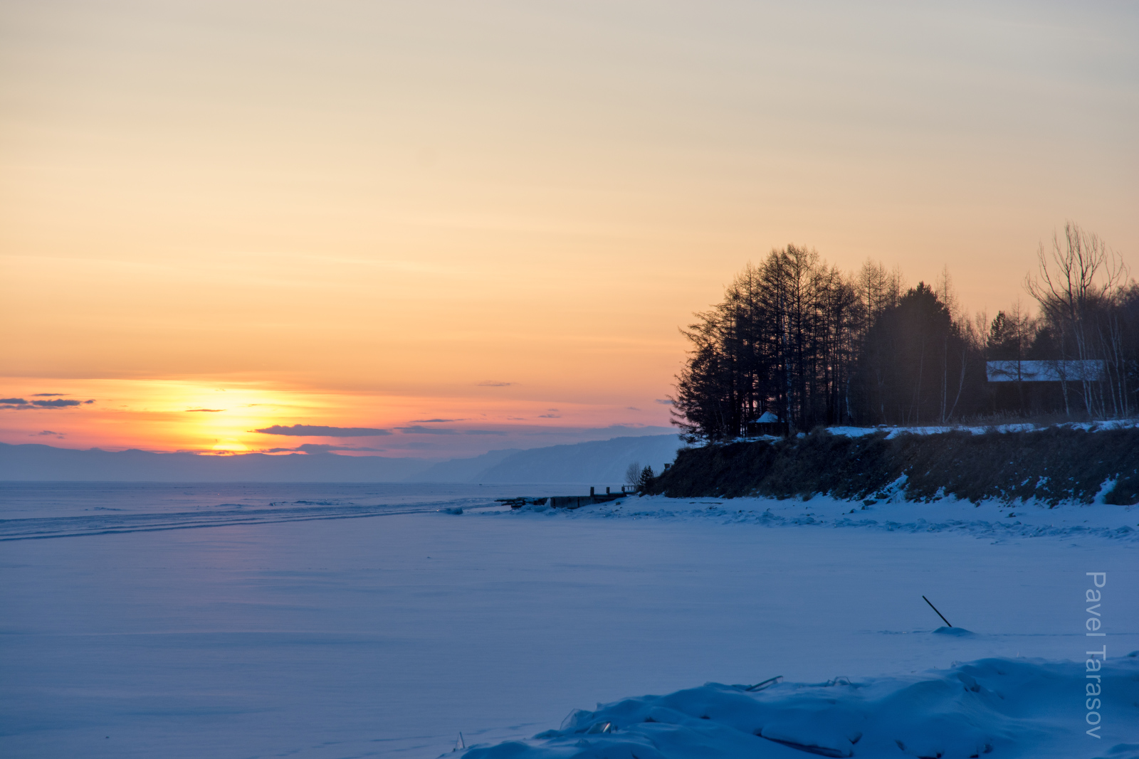 Закат в Уланово. Сравните - <a href="http://photopoxod.ru/albums/baikal2013/zakat">  Уланово 2013 года</a>