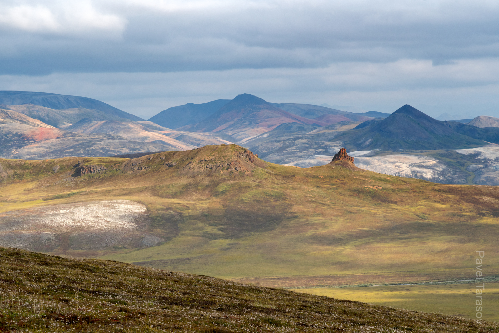 Вид с горы Останцевая, за урочищем - заброшенный поселок Пламенный