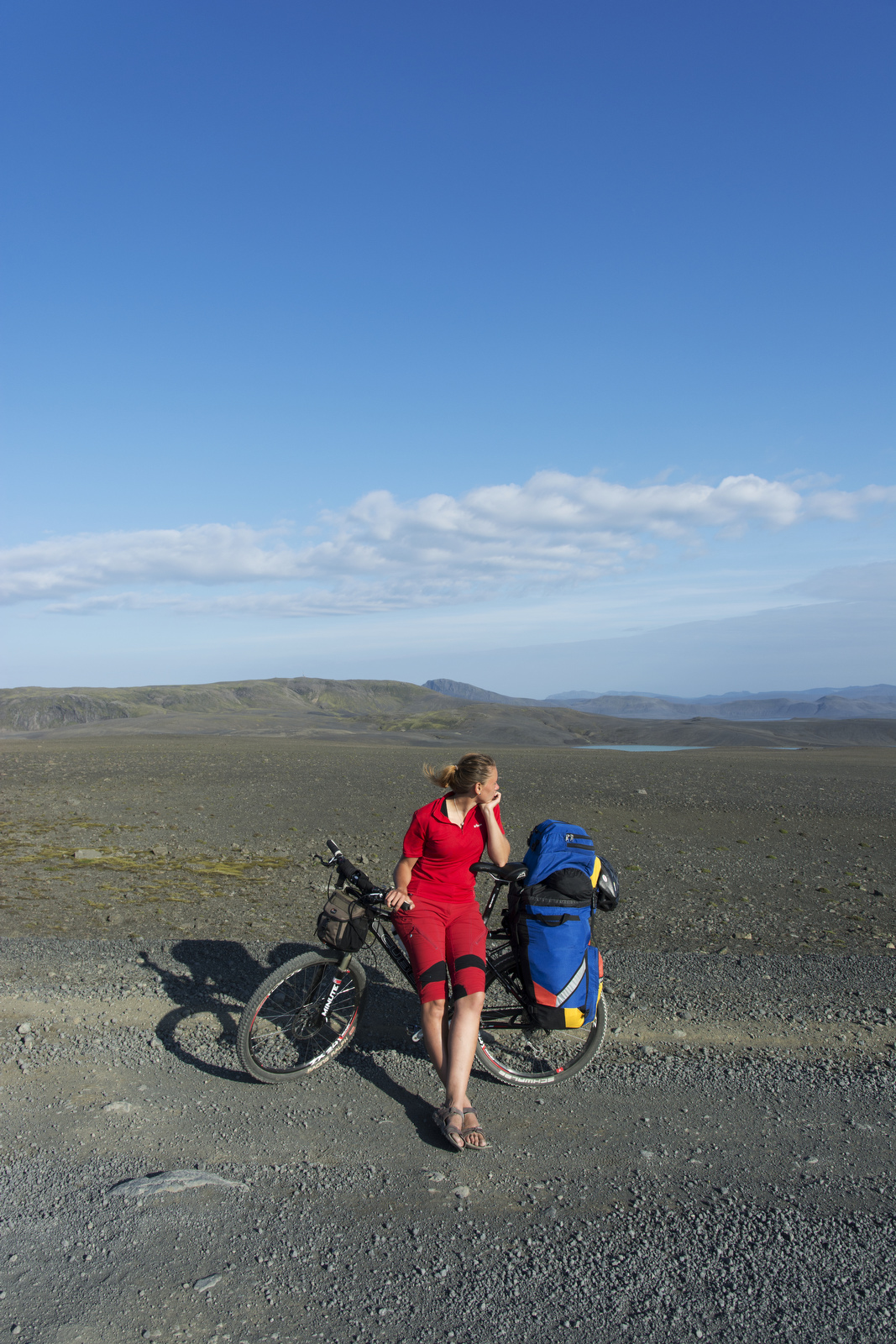 Дорога F26 - грейдер через горную пустыню