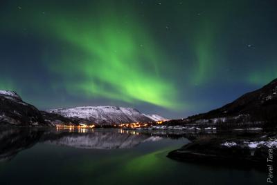 Северное сияние над морем