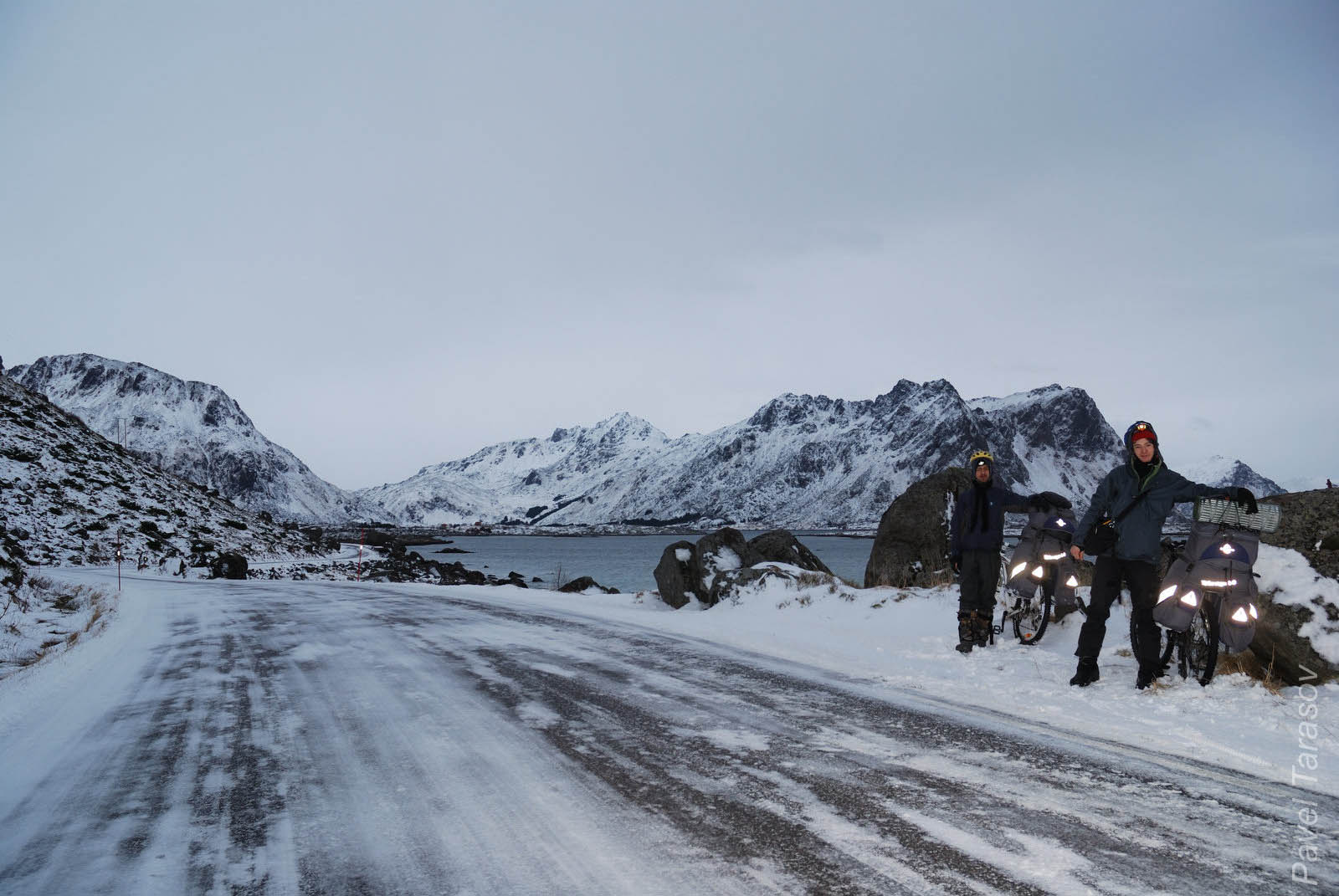 Я не люблю ездить по асфальту. Но здесь было не скучно - виды вокруг изумительны!
