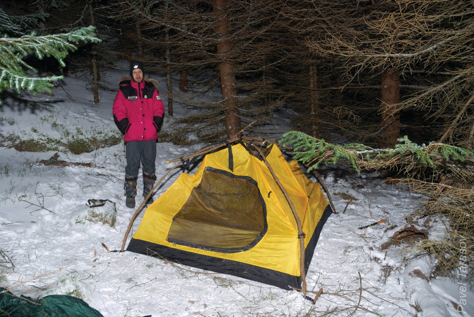 А еще я забыл дуги от палатки. Каждый раз приходилось что-нить придумывать.