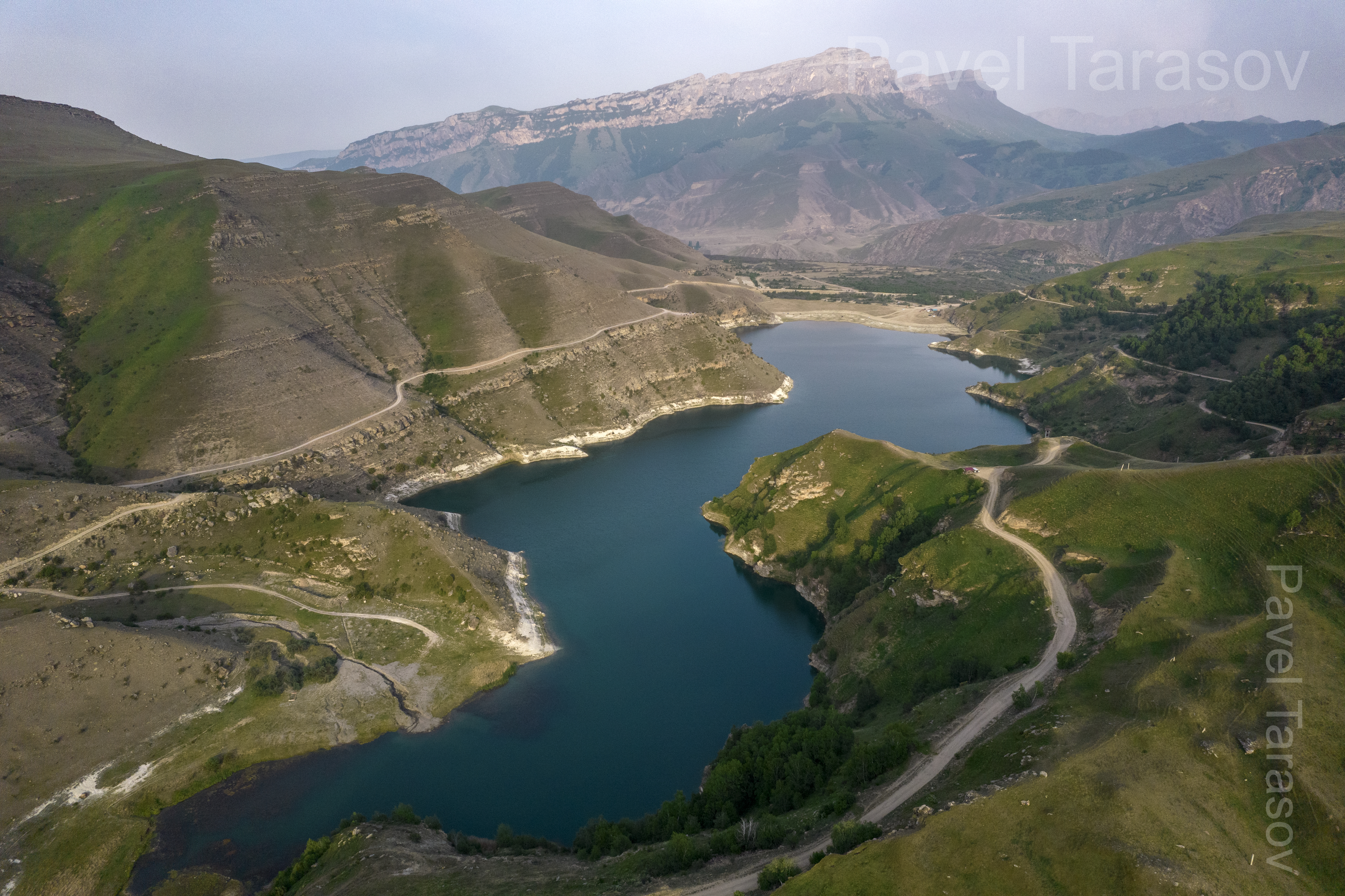 Озеро Гижгит, карьер Тырнаузского месторождения