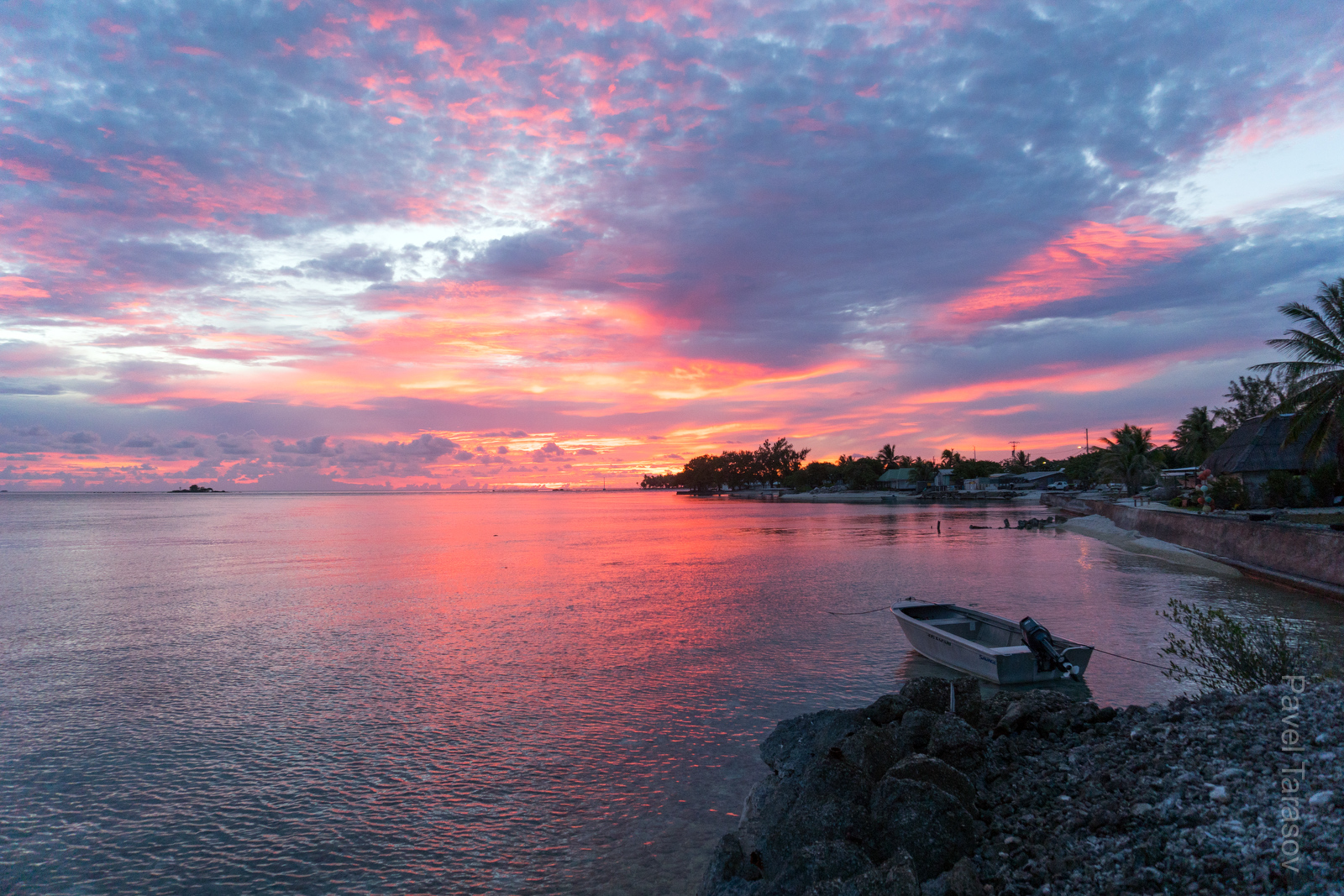 На Рангироа я жил в палатке, это вид почти из нее