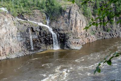 Водопад на притоке Курейки