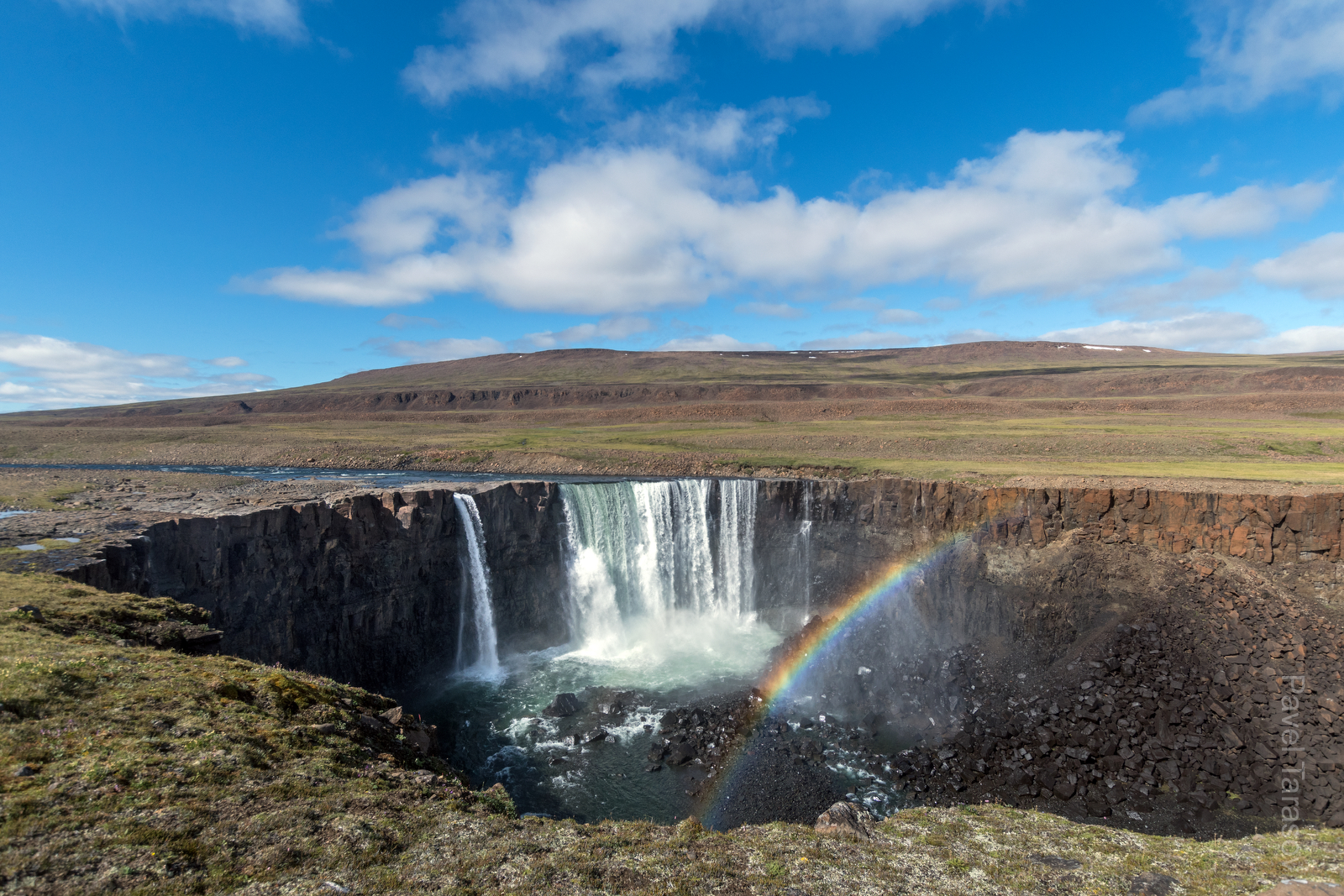 На прощание Плато показало нам радугу на Оранском водопаде