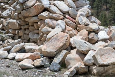 Камни с мантрами