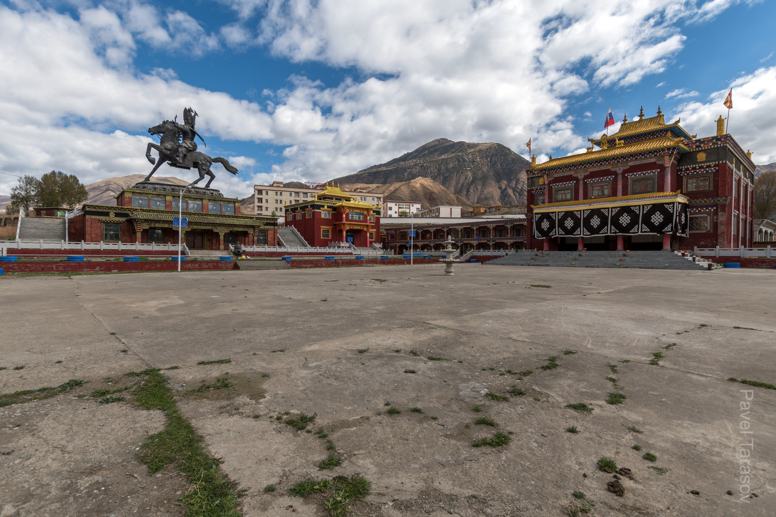 Что за мужик на коне,  для нас так и осталось загадкой